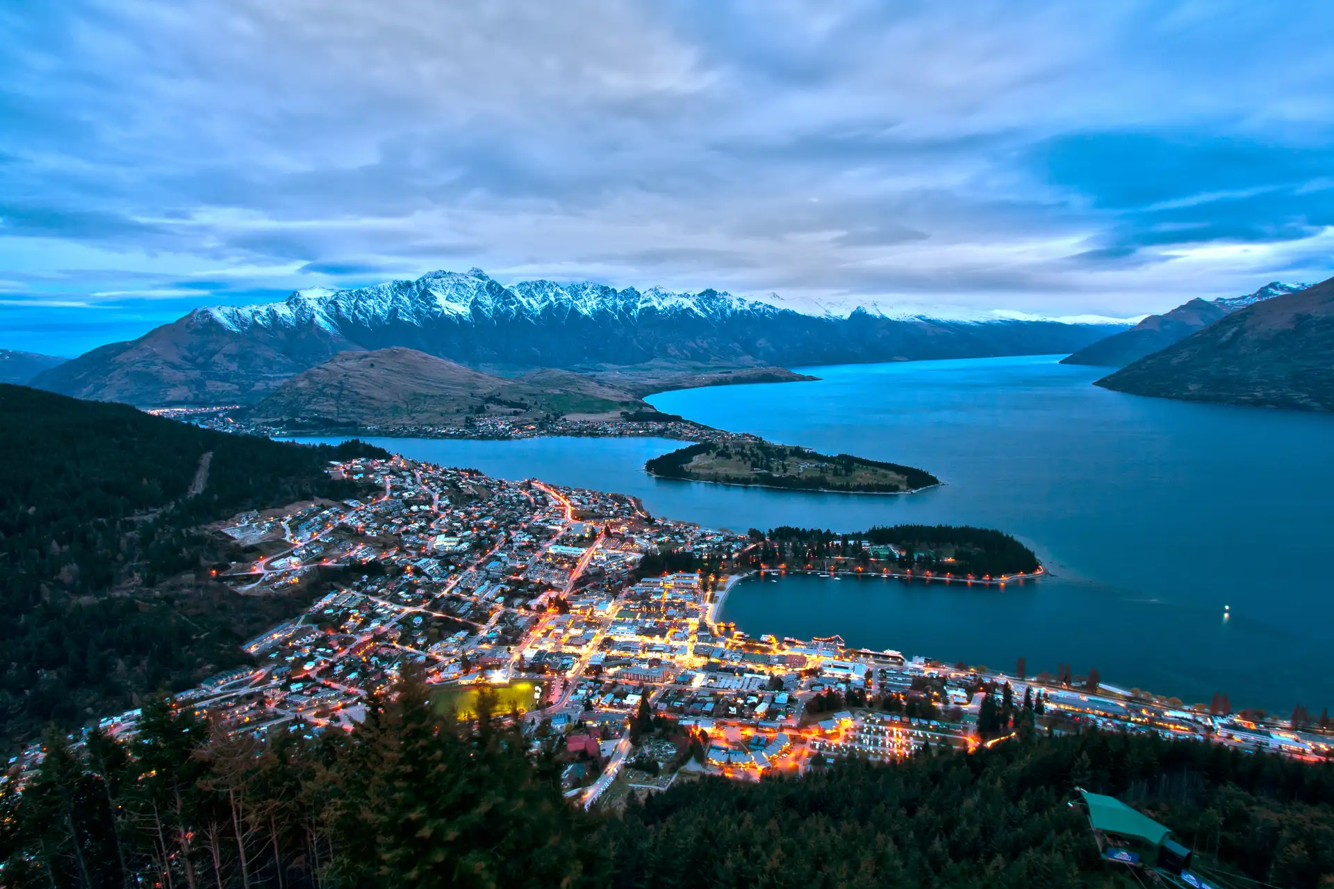 Queenstown and Lake Whakatipu viewed from Bob’s Peak