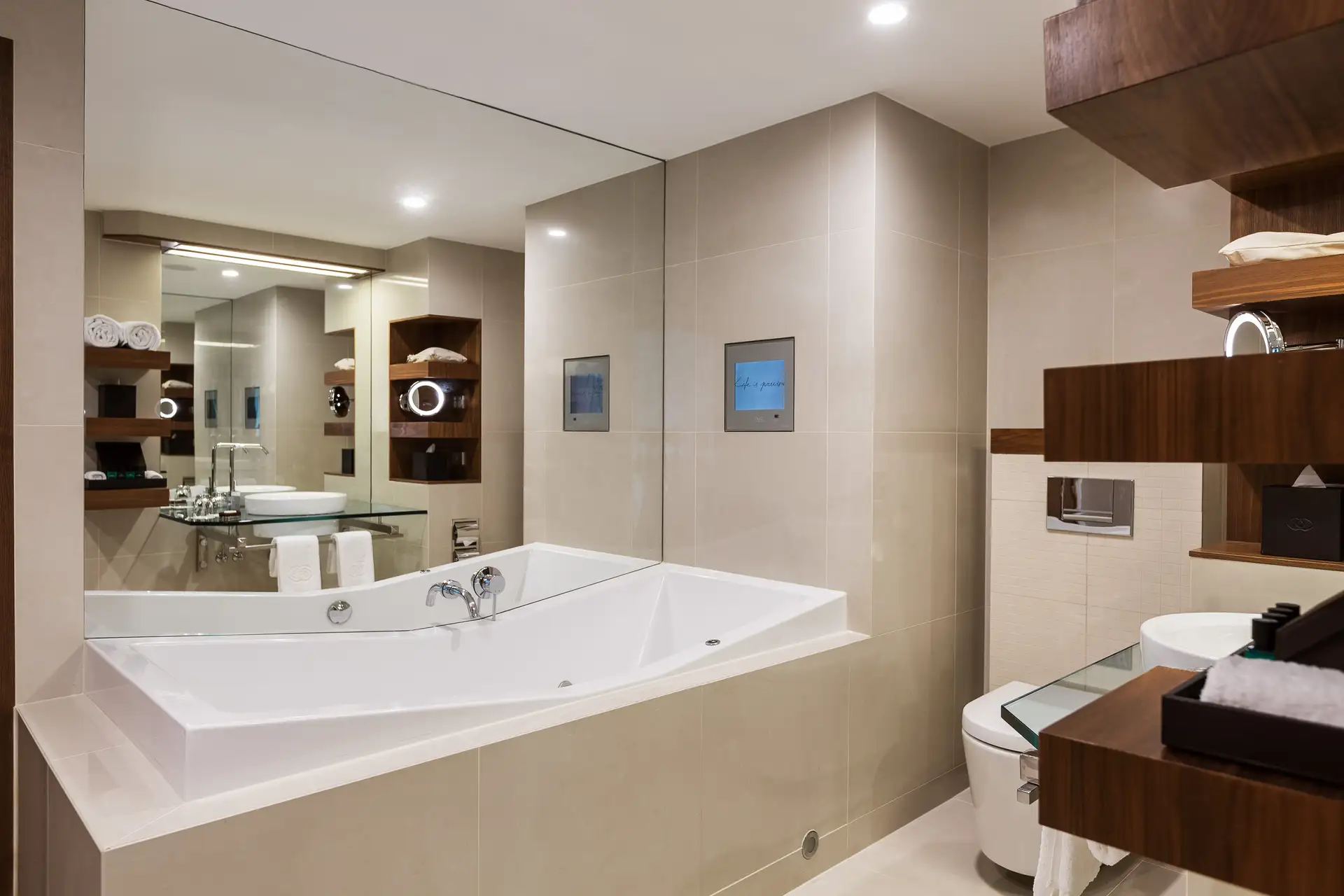 Prestige Suite 14 Bathroom