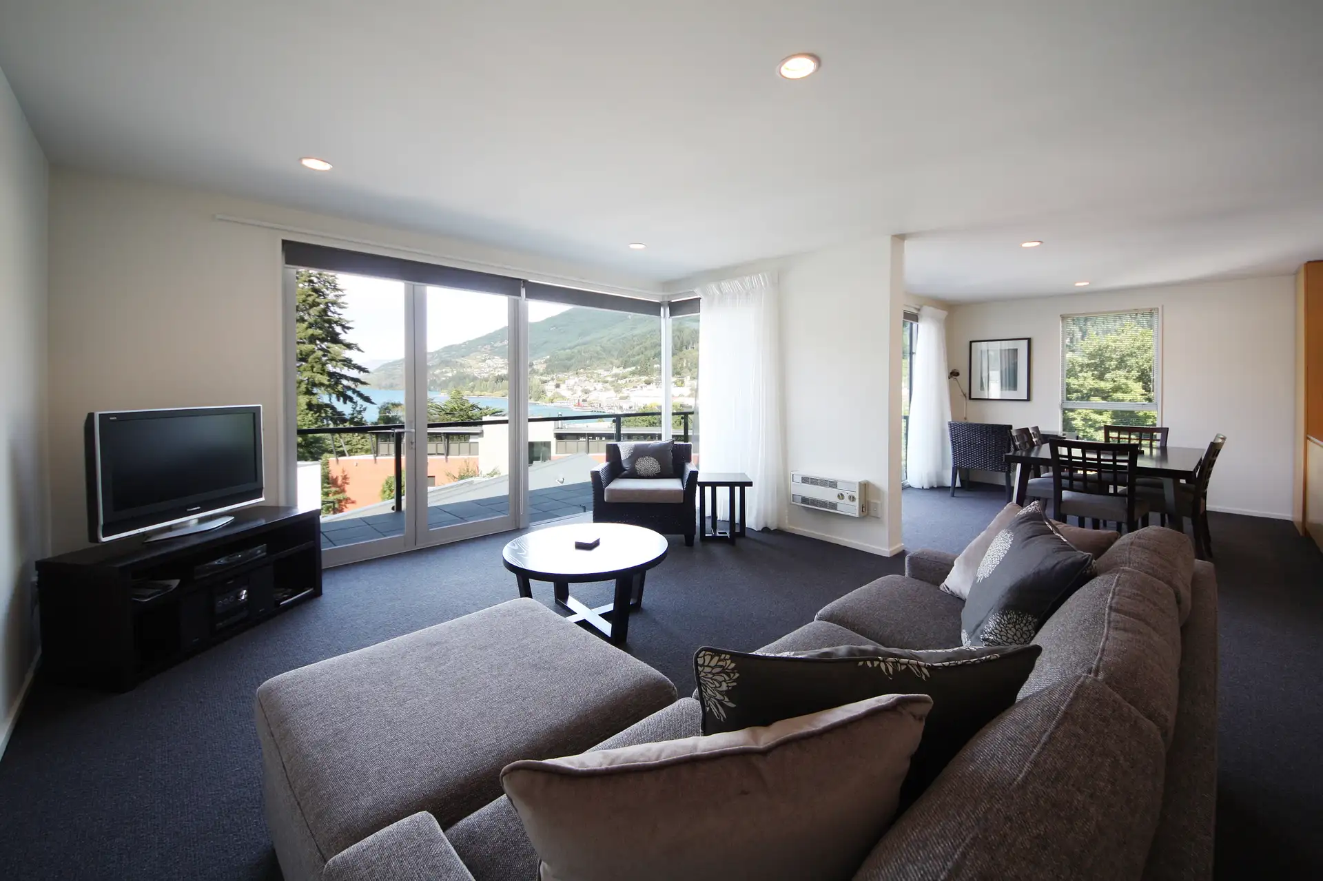 Lounge resize2