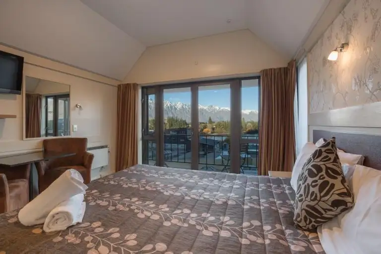 img Lomond Lodge Room Eleven View 2