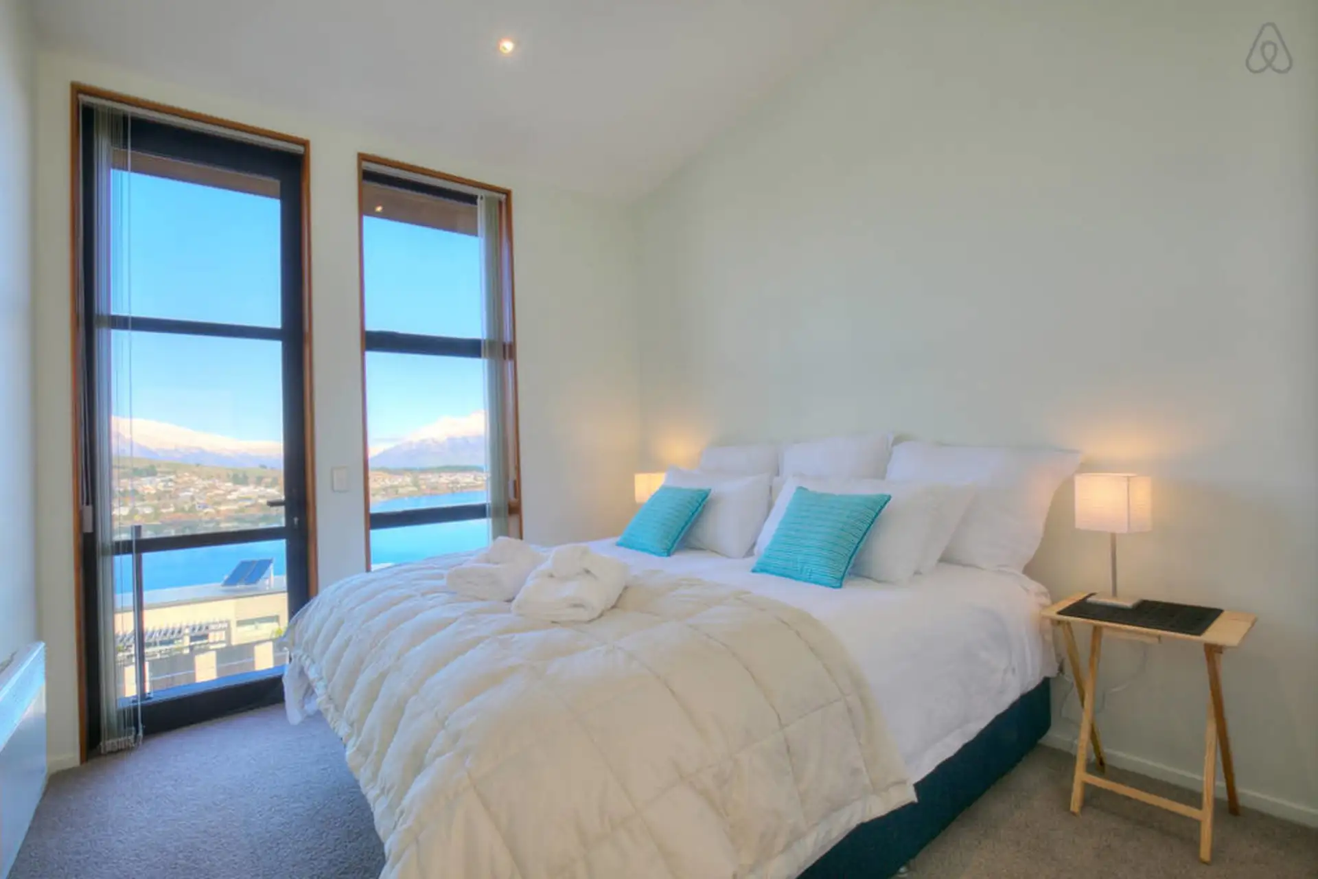 Luxury Lake Lookout