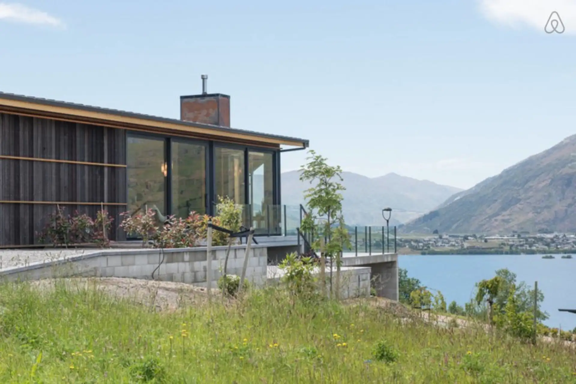 Luxury Lake Lookout
