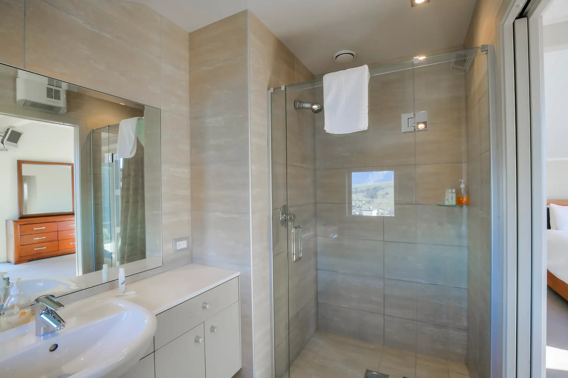 Lancewood Lane, Spa & Views