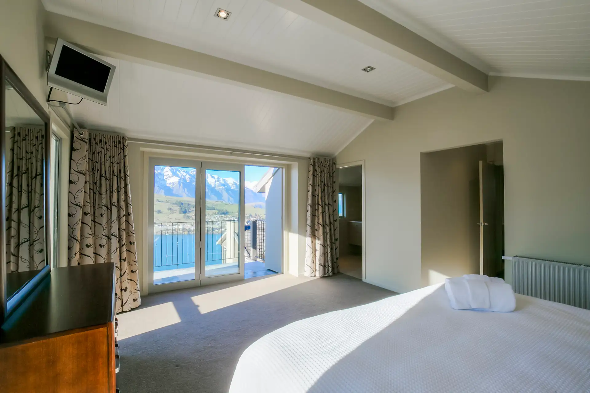 Lancewood Lane, Spa & Views