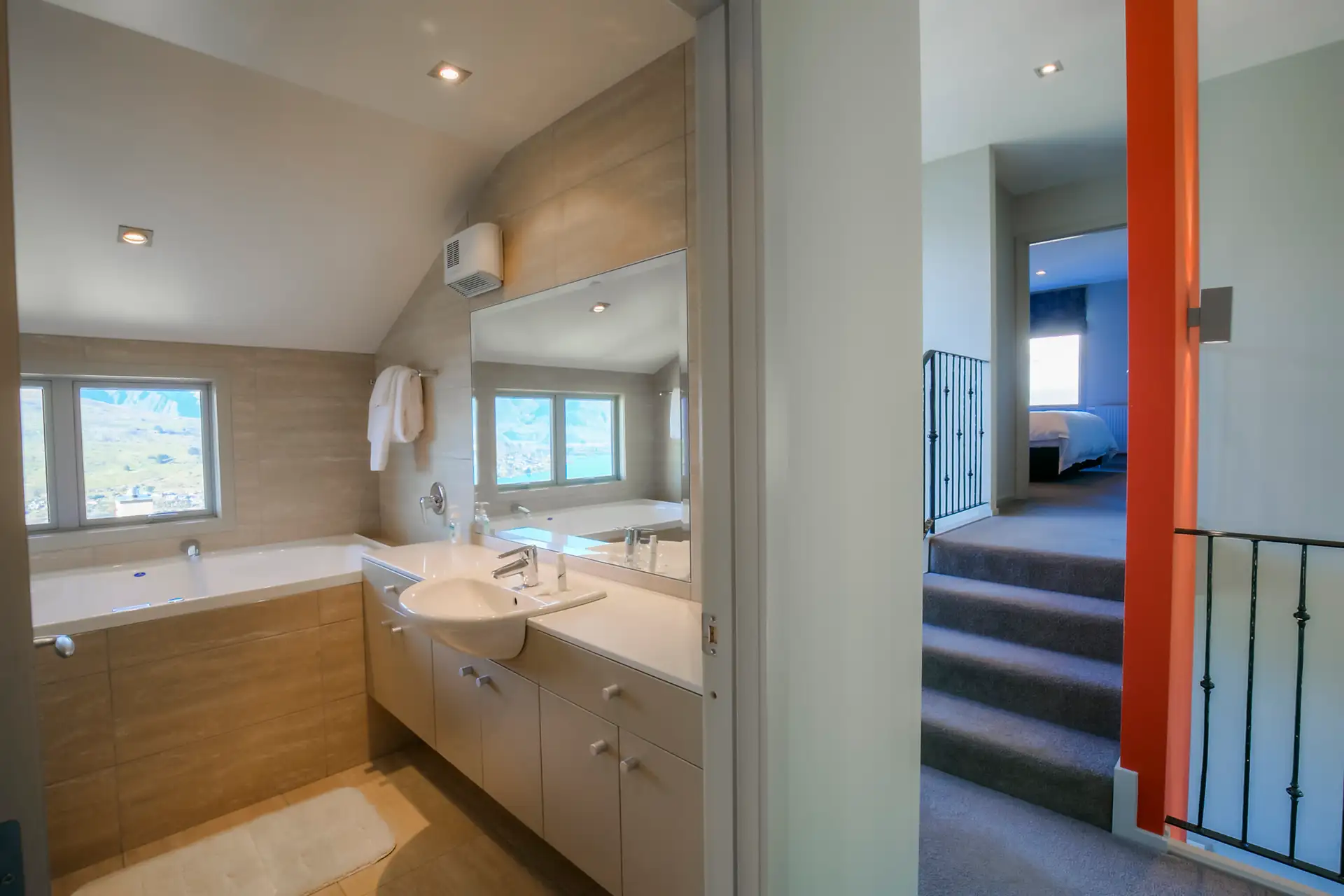 Lancewood Lane, Spa & Views