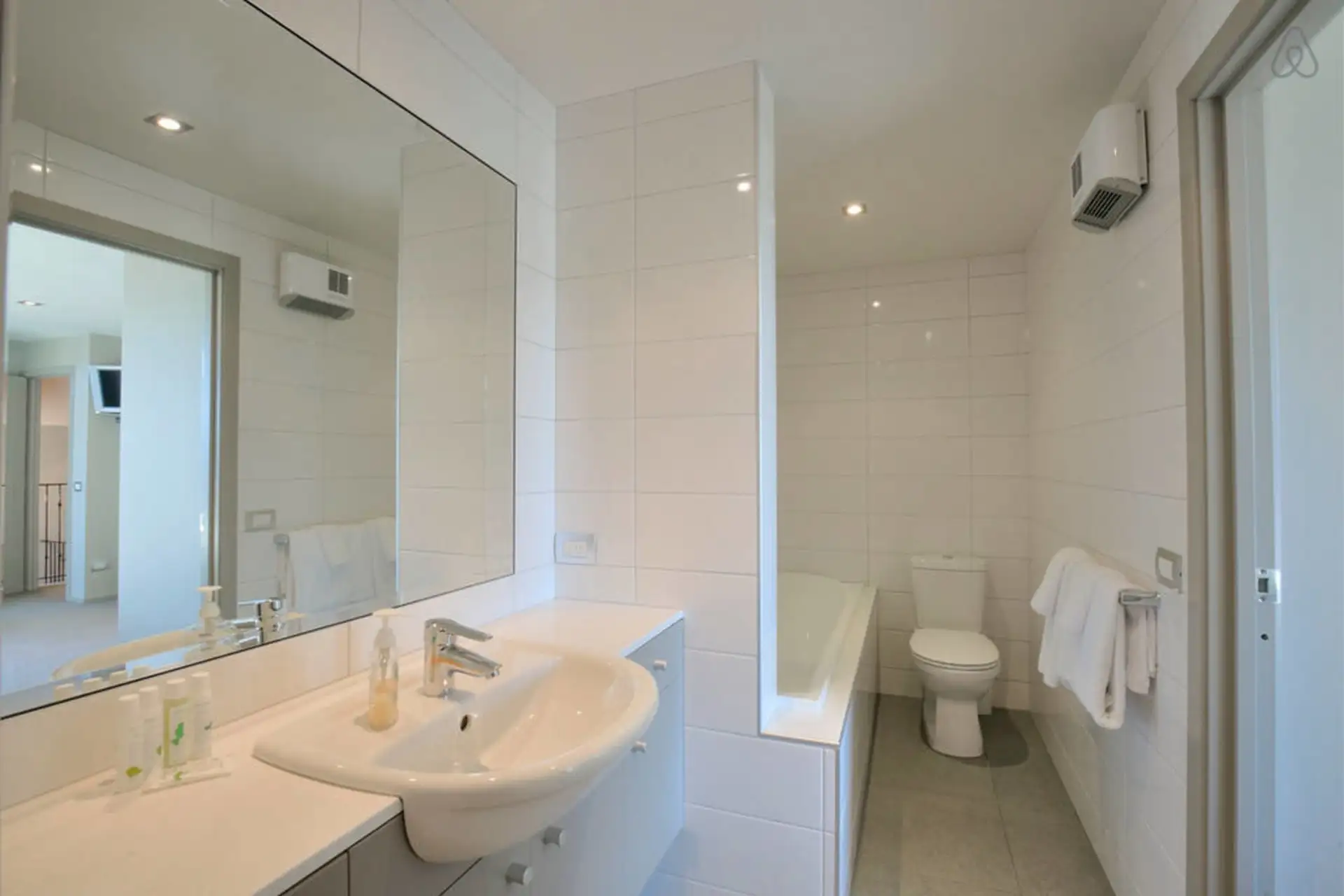 Lancewood Lane, Spa & Views