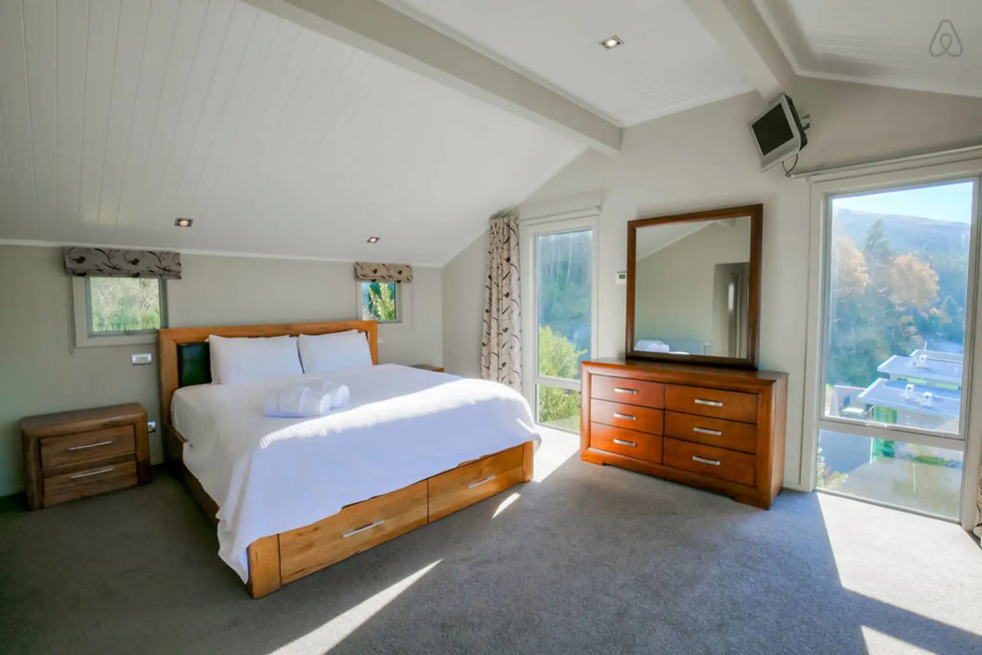 Lancewood Lane, Spa & Views