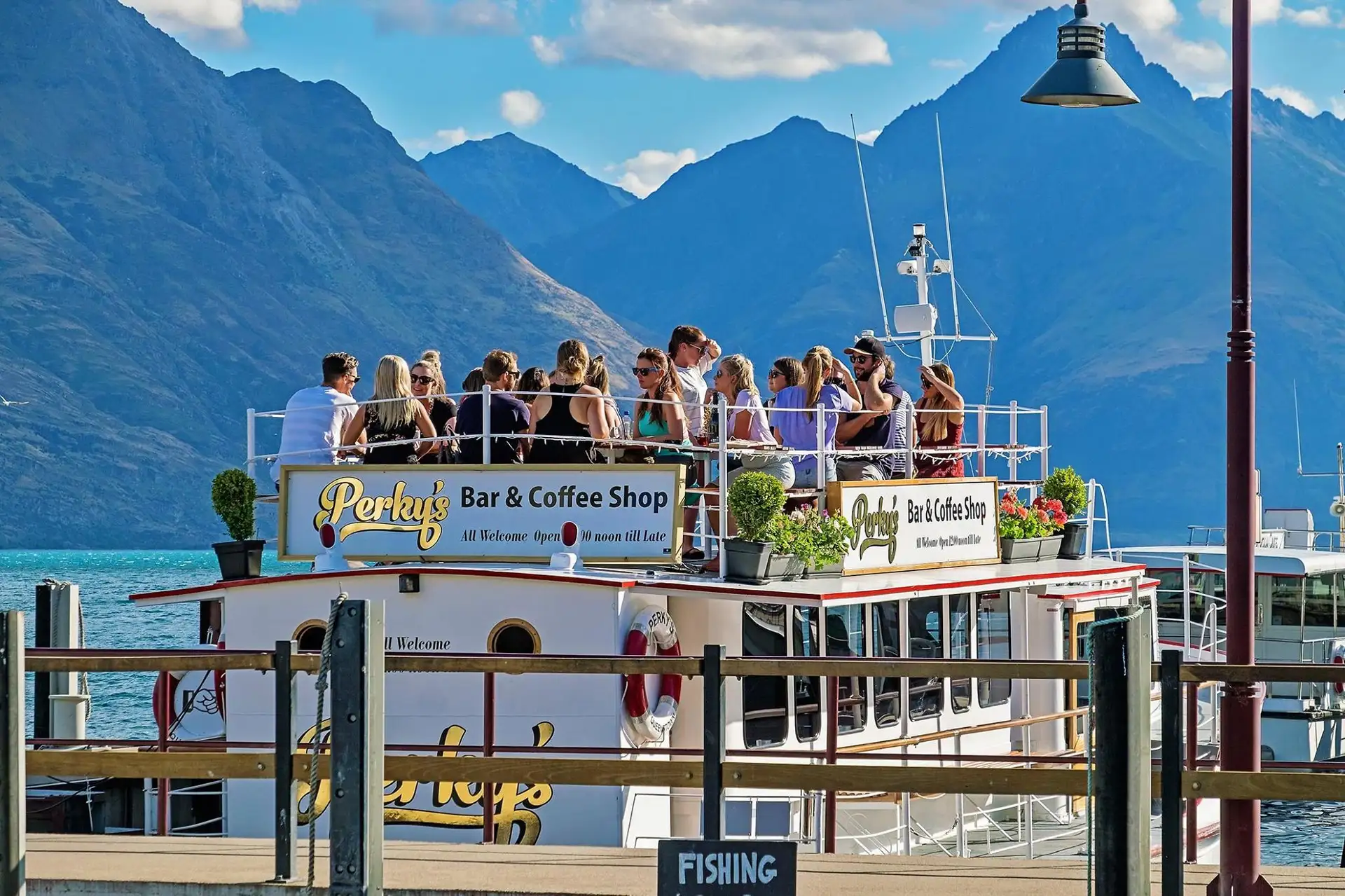 Perky's - Floating Bar