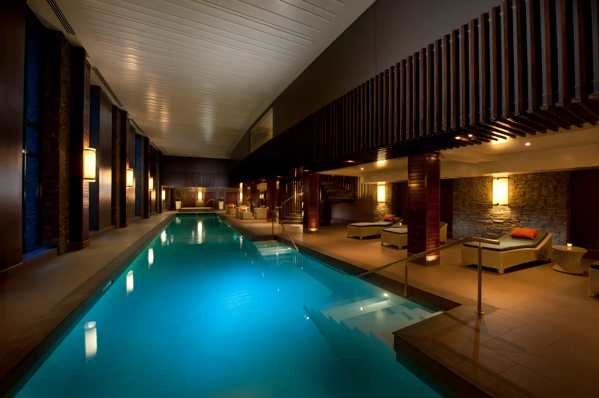 Pool HR2