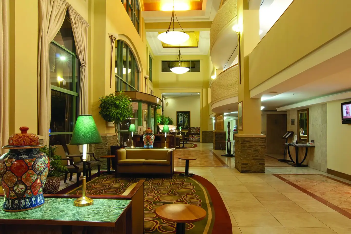 Lobby S