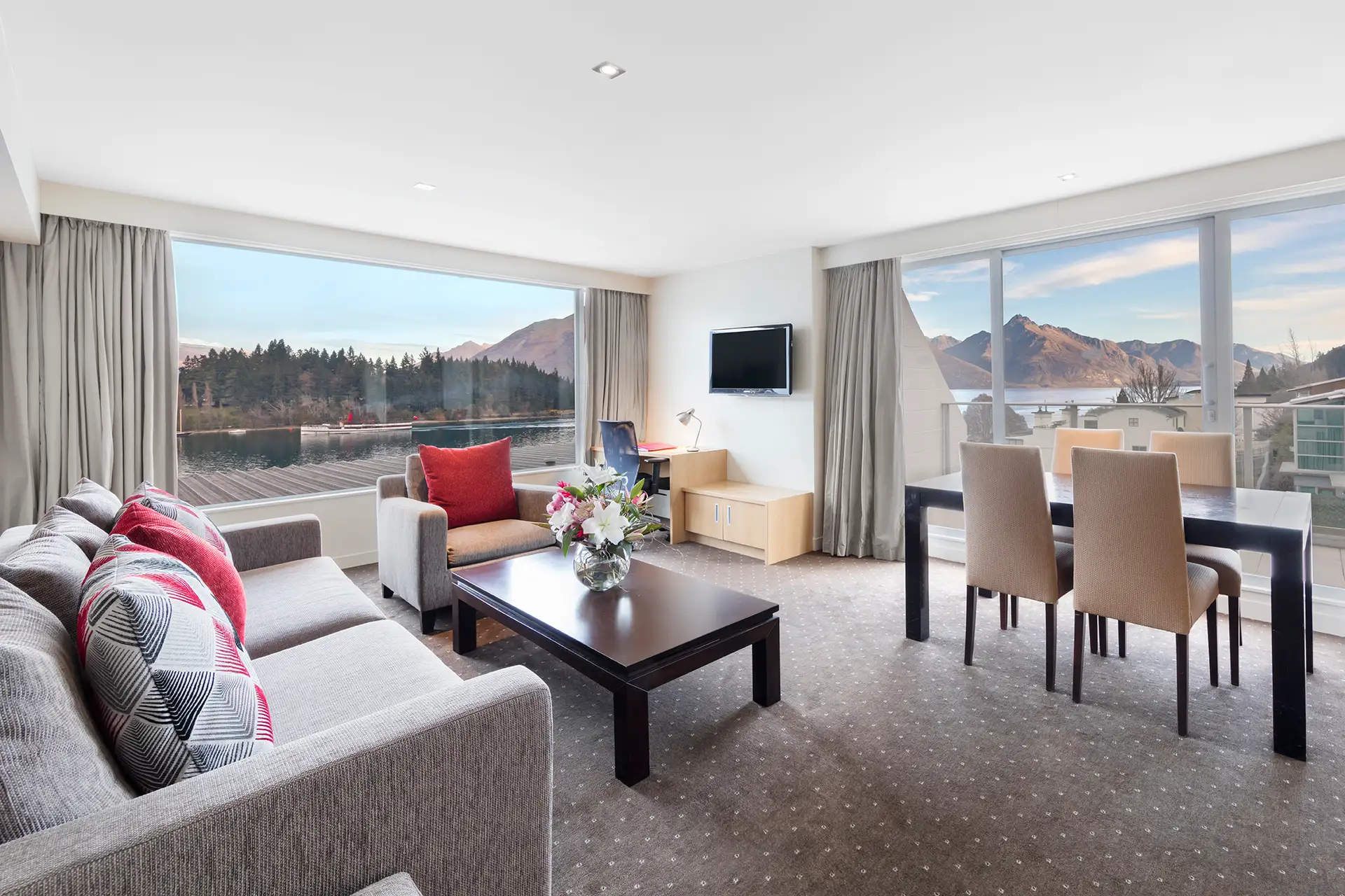 Suite 601 Living Area