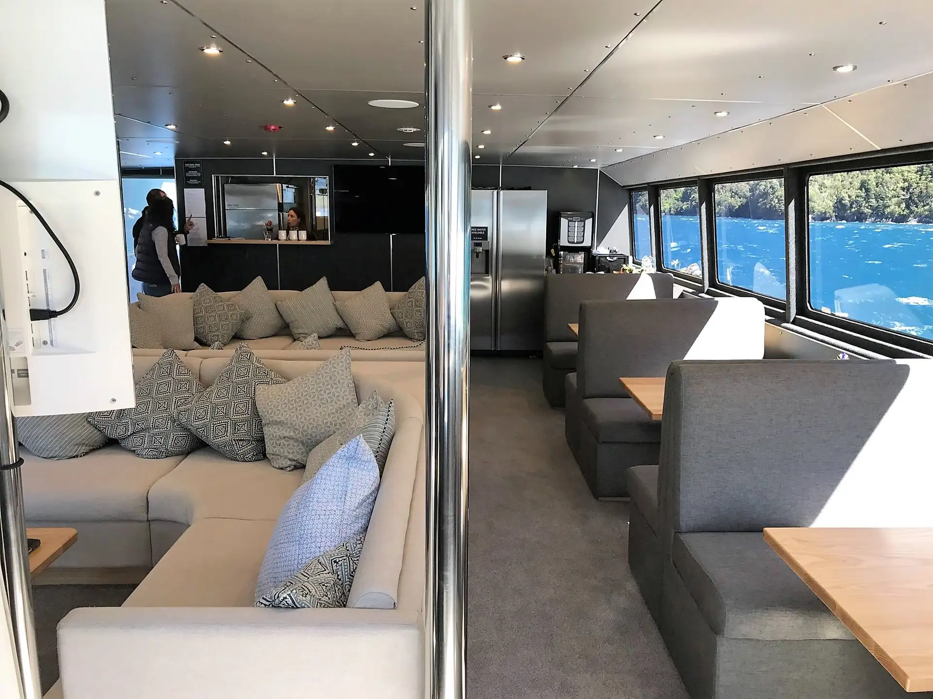 saloon 2