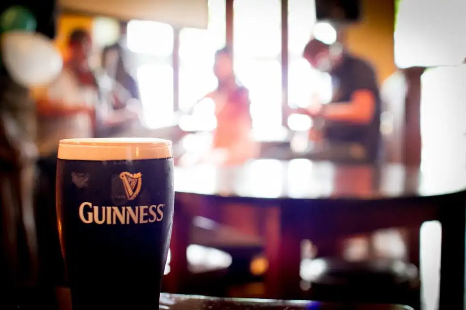 Póg Mahone's Irish Pub