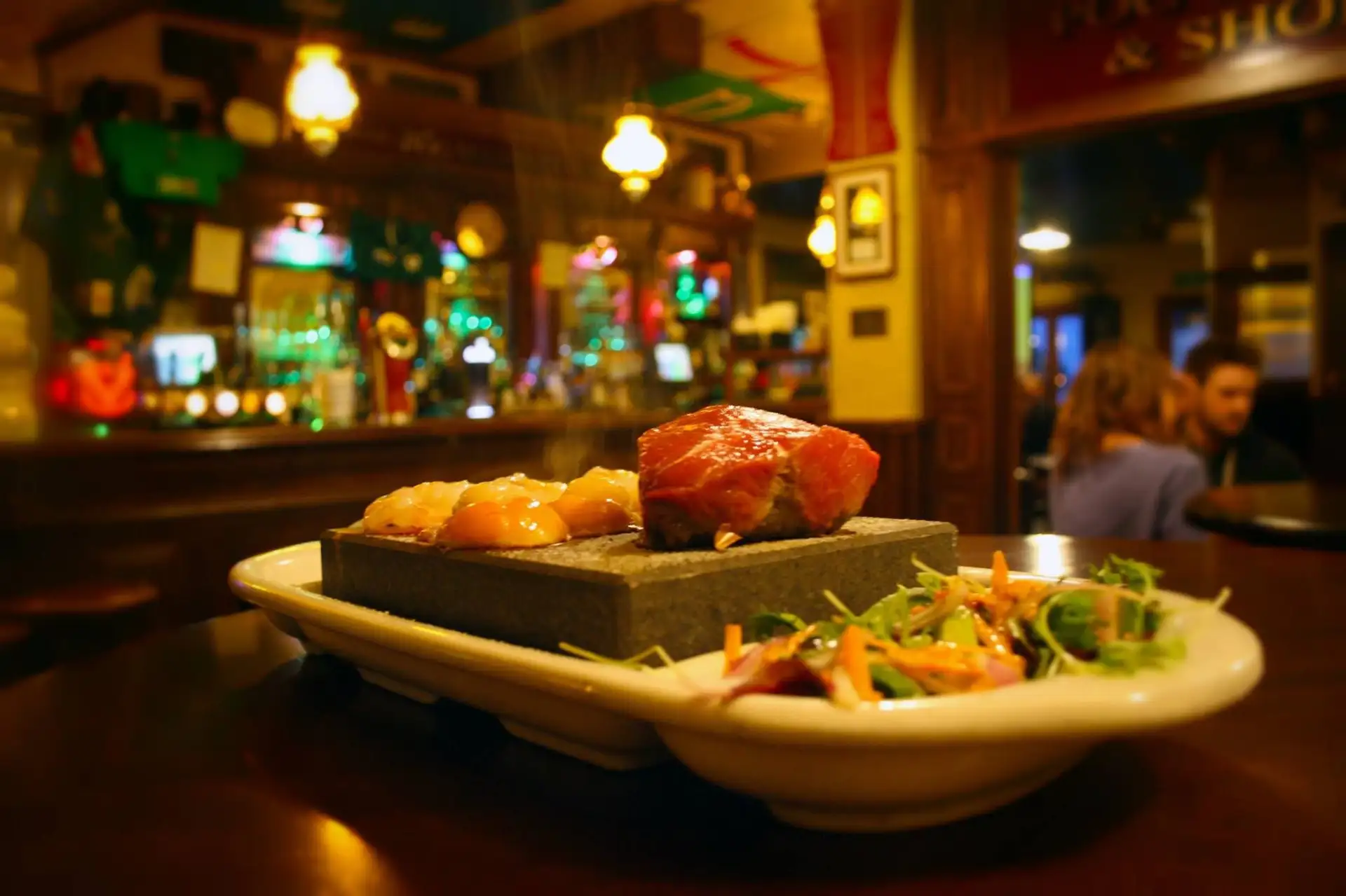 Póg Mahone's Irish Pub