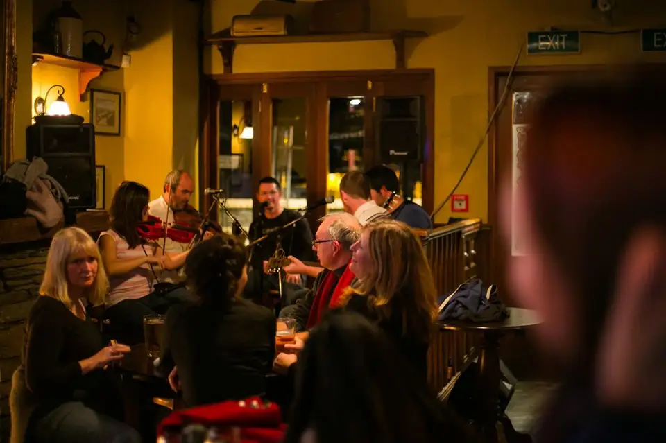Póg Mahone's Irish Pub