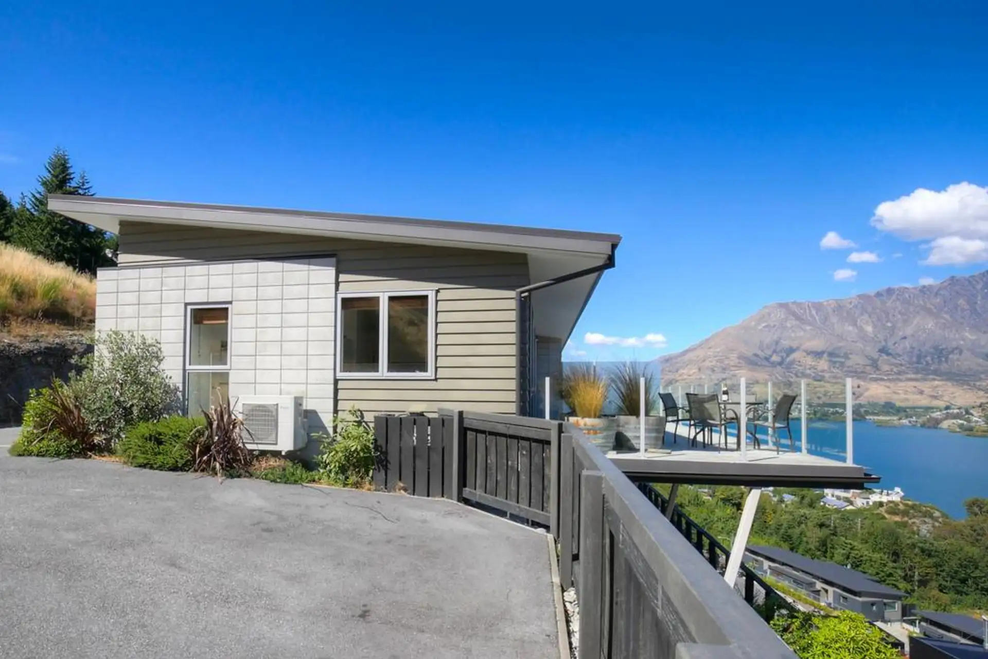Tussock Ridge