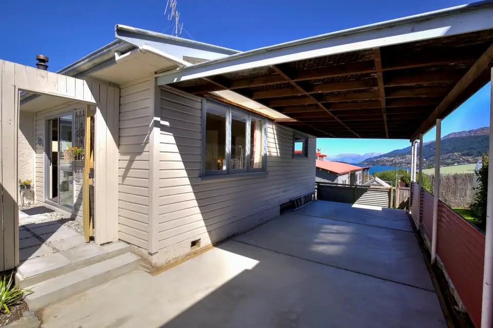 Lake Views Cottage