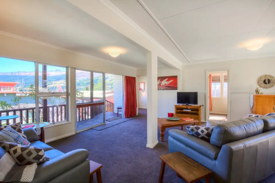 Lake Views Cottage