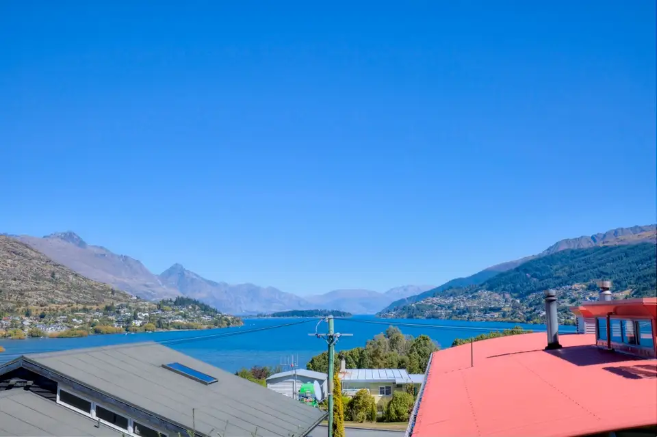 Lake Views Cottage