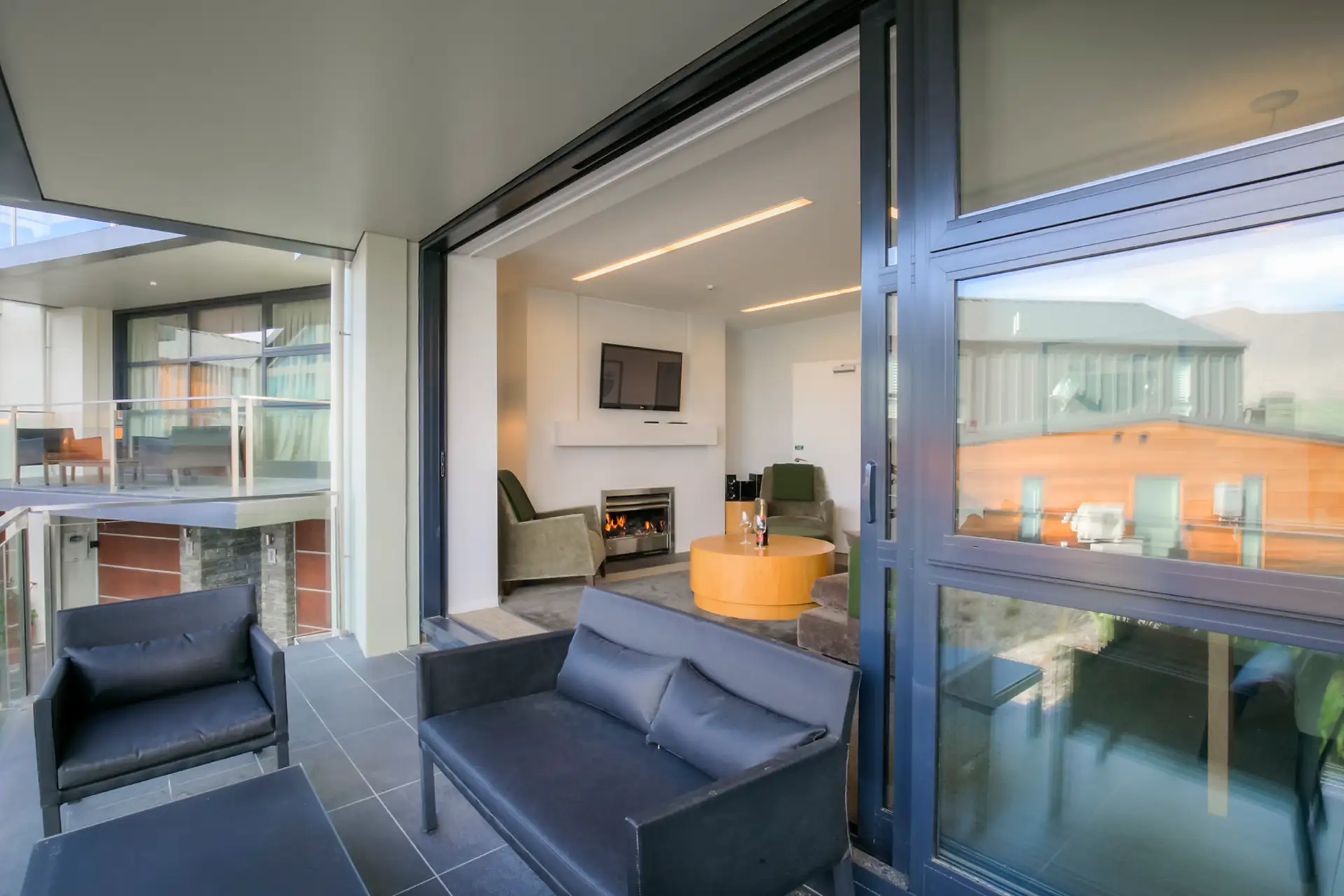 Terrace Apartment 09