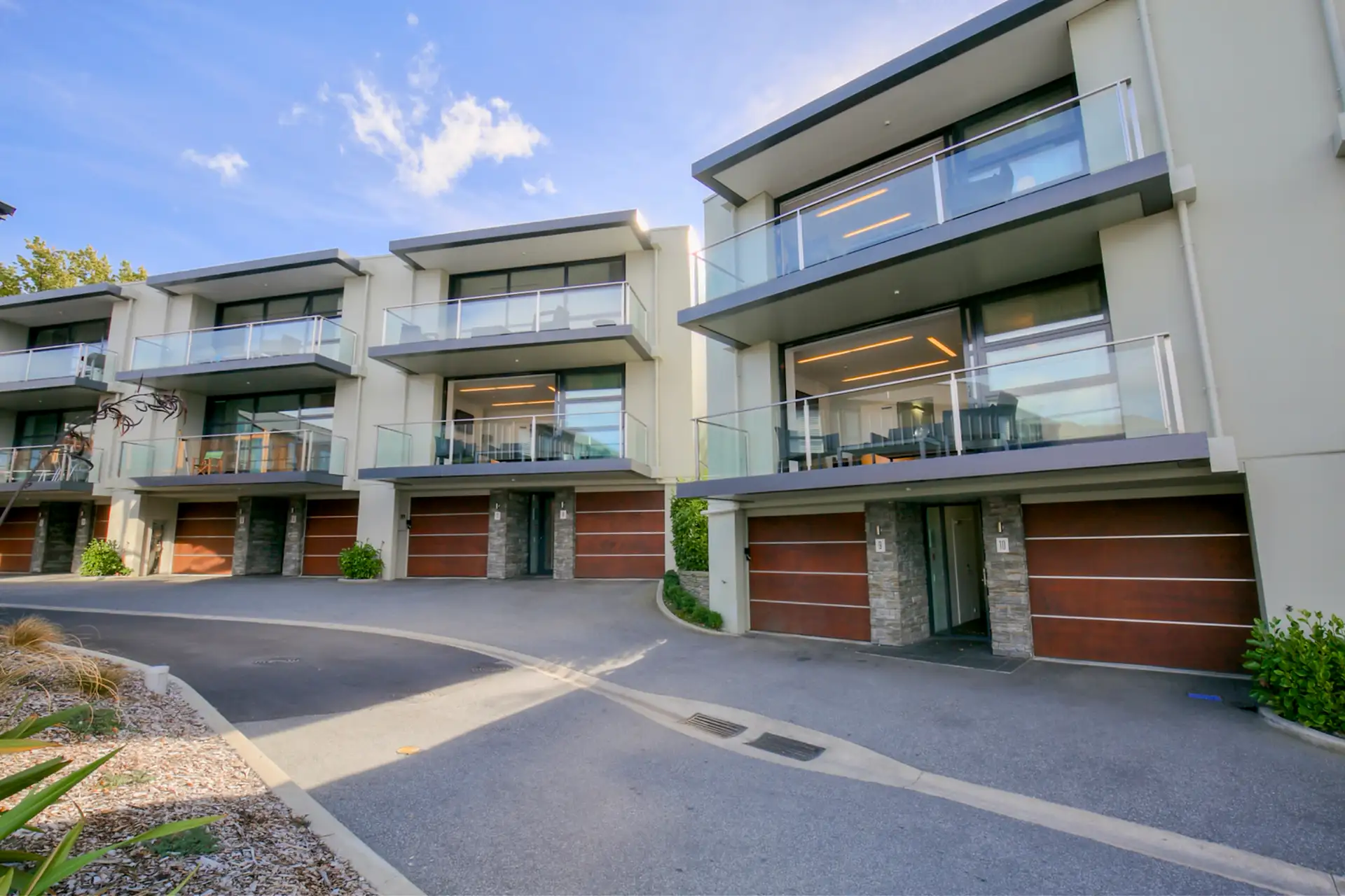 Terrace Apartment 07
