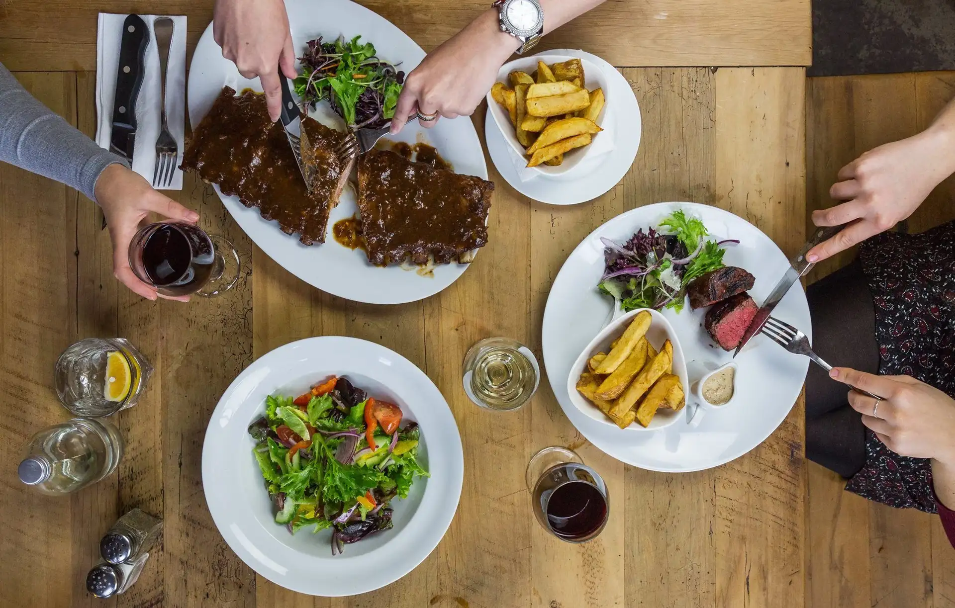 Brazz Steakhouse & Bar