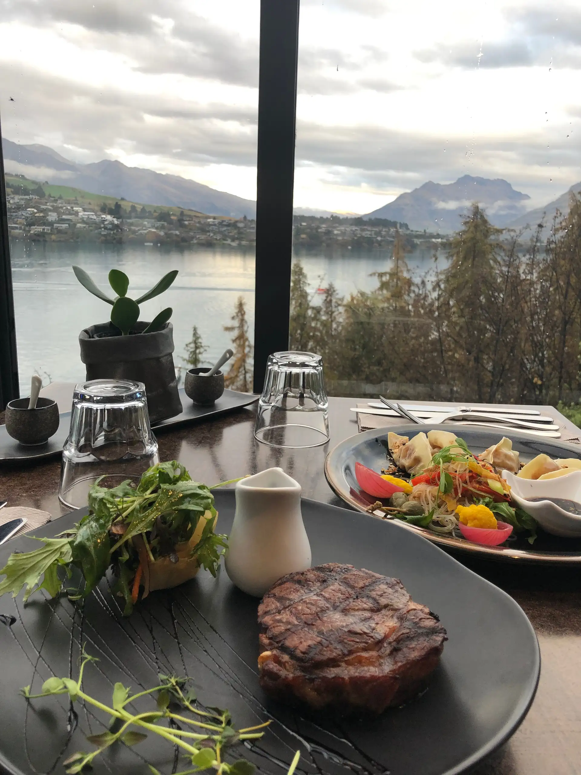Shores Restaurant