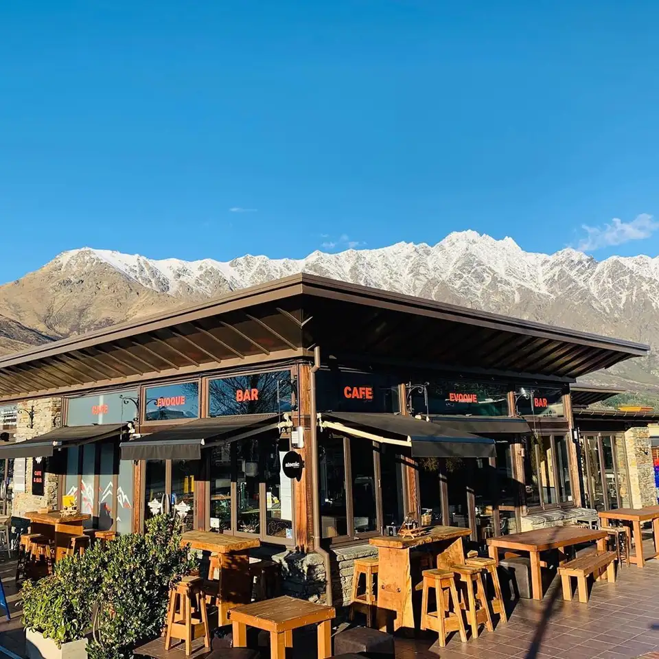 Evoque Cafe and Bar