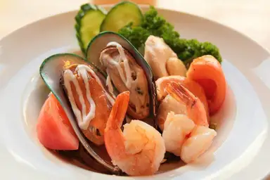 Tham Nak Thai