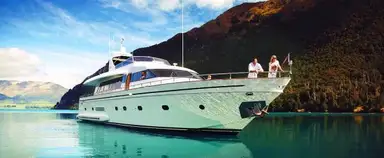 Stay on a boat in Queenstown