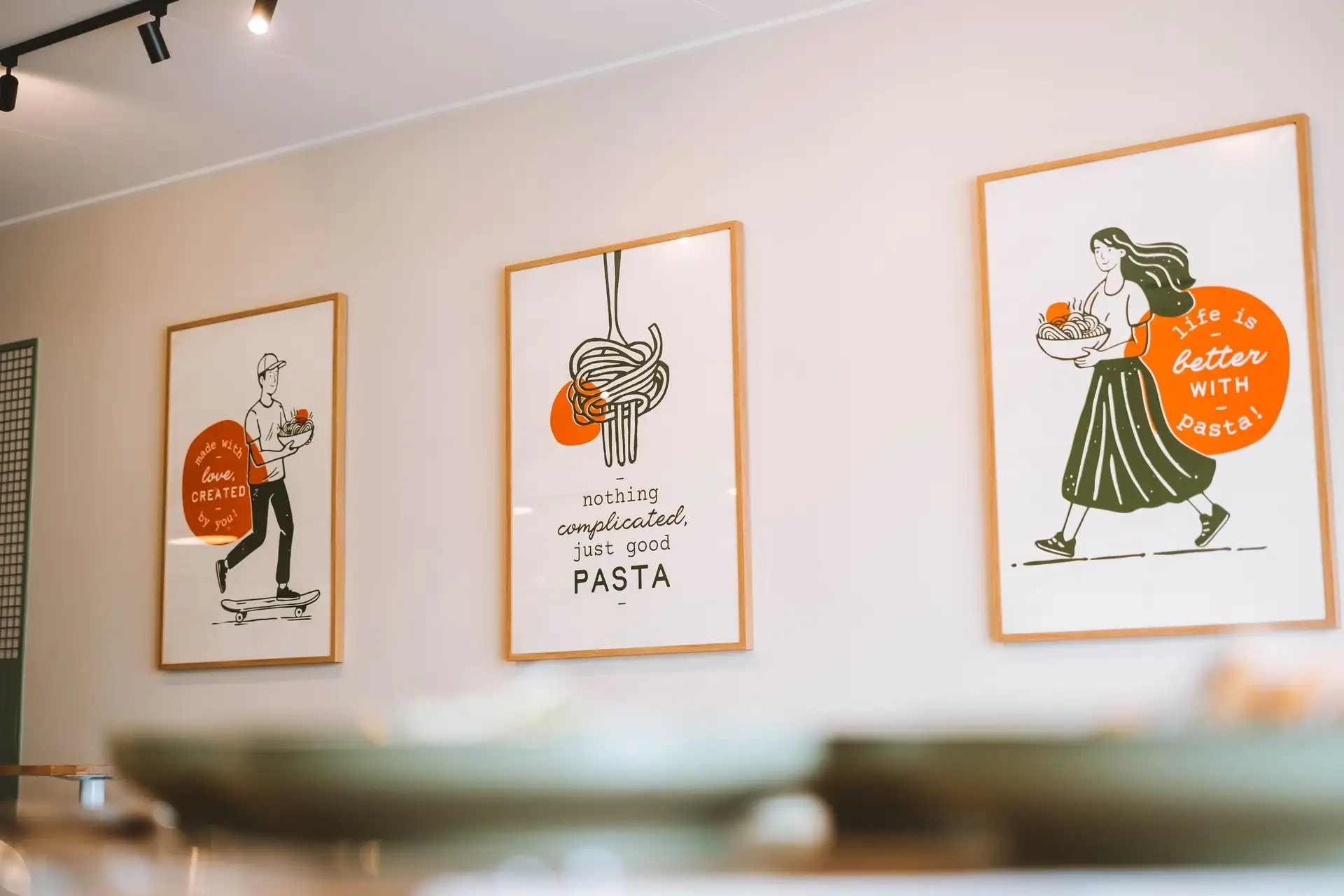 Fresca Pasta Kitchen storefront and signage