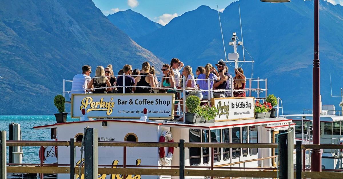 Queenstown Bars and Clubs » Experience Queenstown