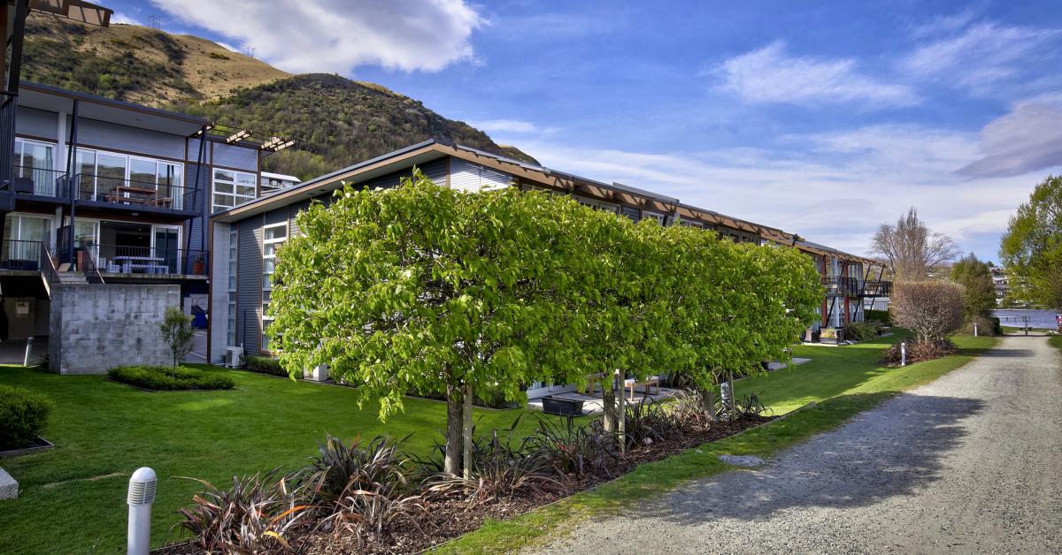 Lakefront Marina Apartment » Experience Queenstown